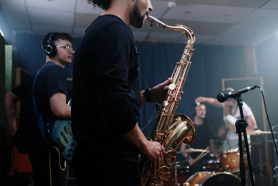 Saxophone Concert Pitch: Alto and Tenor Transposition